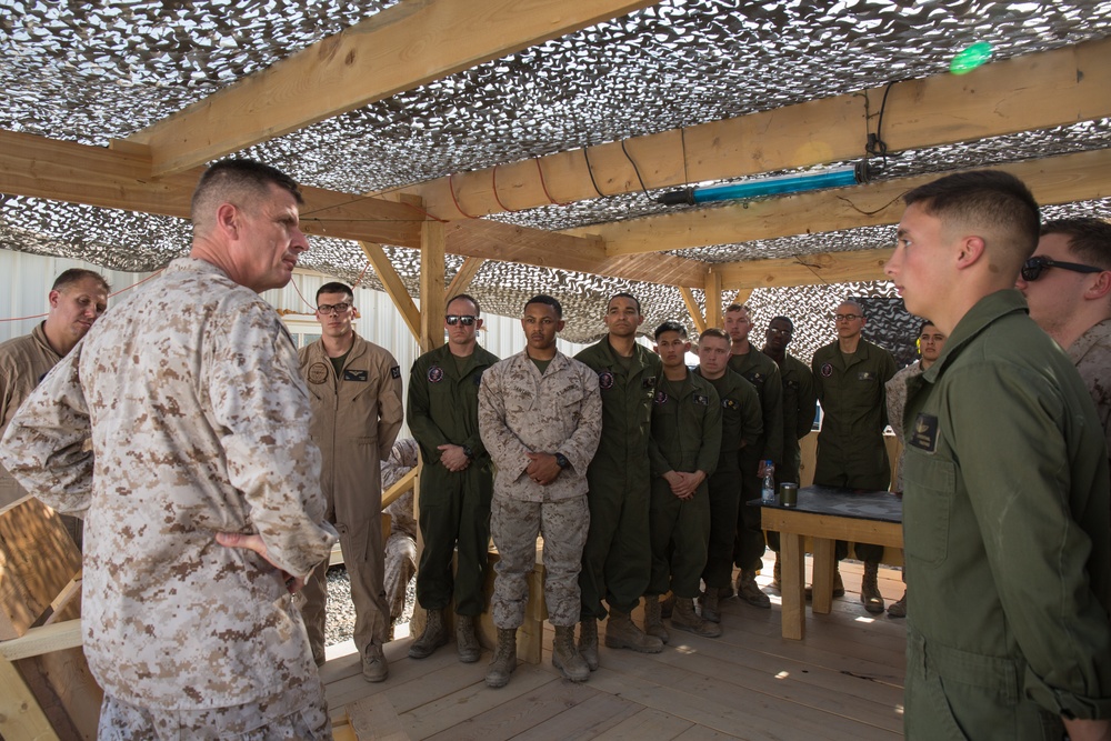 Lt. Gen. Beydler Visits SPMAGTF-CR-CC