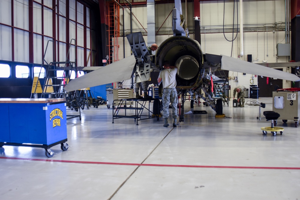 114th Maintenance Group instrumental in achieving 4000 flying hours