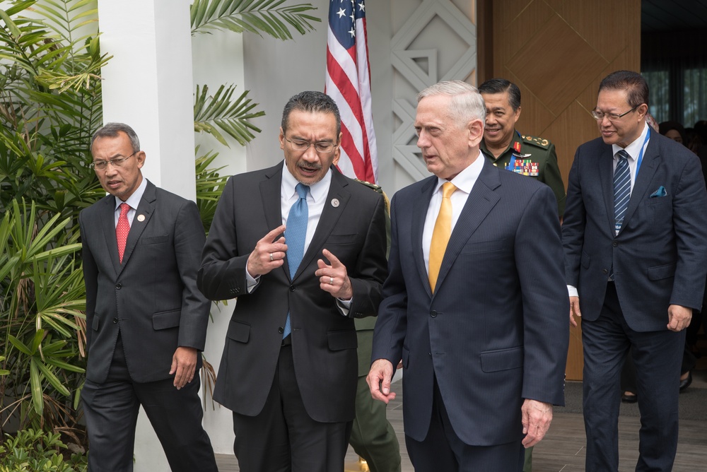 SD bi-lateral meeting with Malaysia MinDef