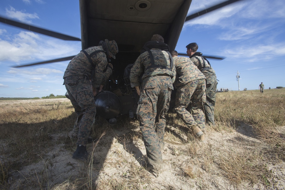 Bold Alligator 17: U.S., U.K., Mexican reconnaissance team conducts helocast operations