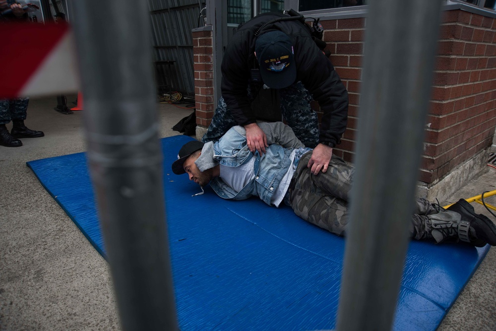 Sailors Participate in an Antiterrorism Force Protection Assessment