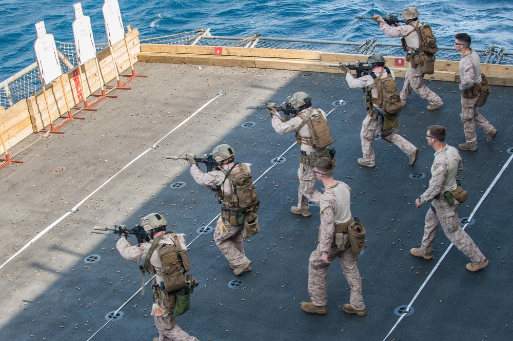 15th MEU Marines conduct Live Fire Exercise on America