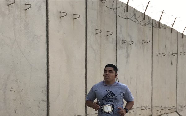 Service members compete in Marine Corps Marathon in Iraq