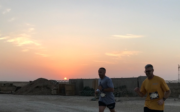 Service members compete in Marine Corps Marathon in Iraq
