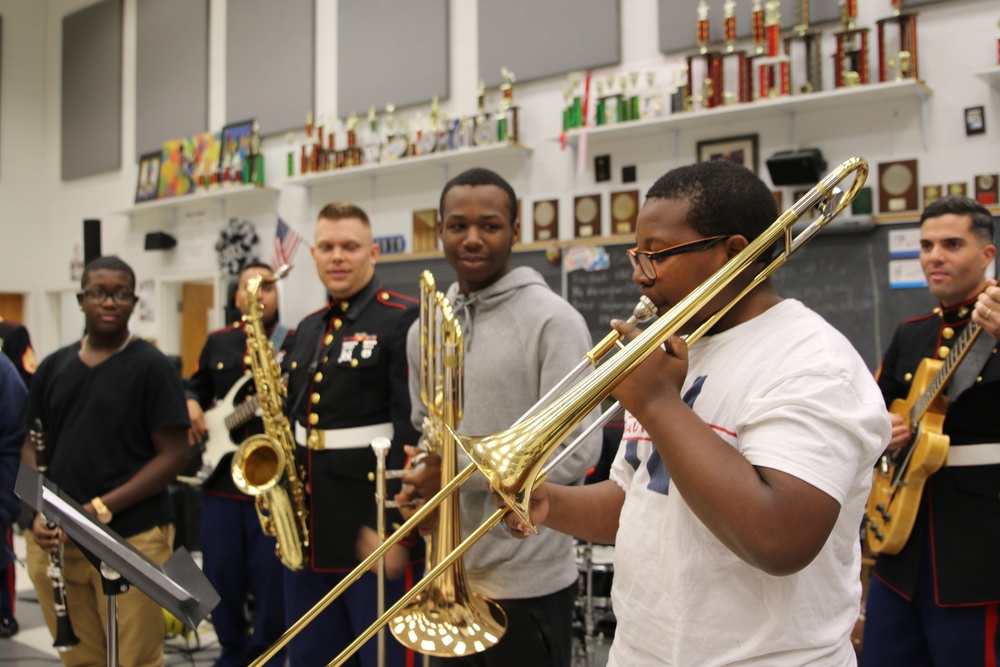 2dMarDiv Band Marines visit Virginia schools