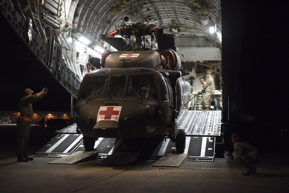 HH-60M Black Hawk Offload