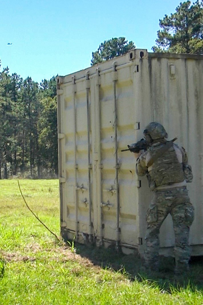 DVIDS Images Pulling Security