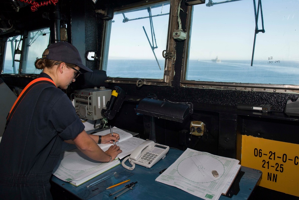 Essex ARG conducts simulated straits transit during Dawn Blitz 2017