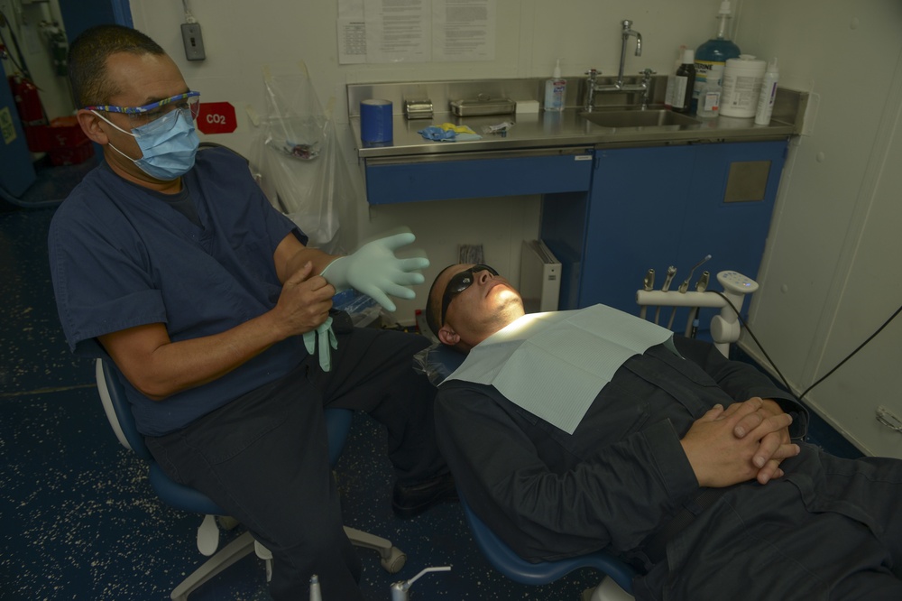 Dawn Blitz 2017 USS Essex (LHD 2) Dental