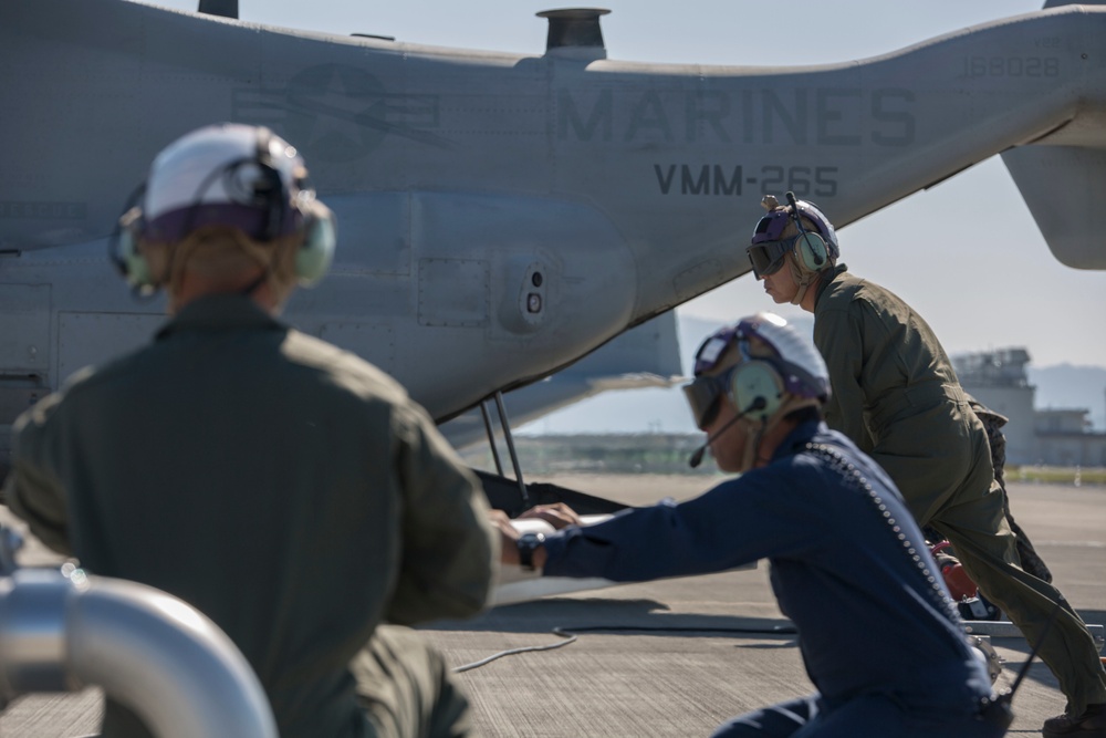 MCAS Iwakuni utilizes ADFS for first MV-22 hot refuel