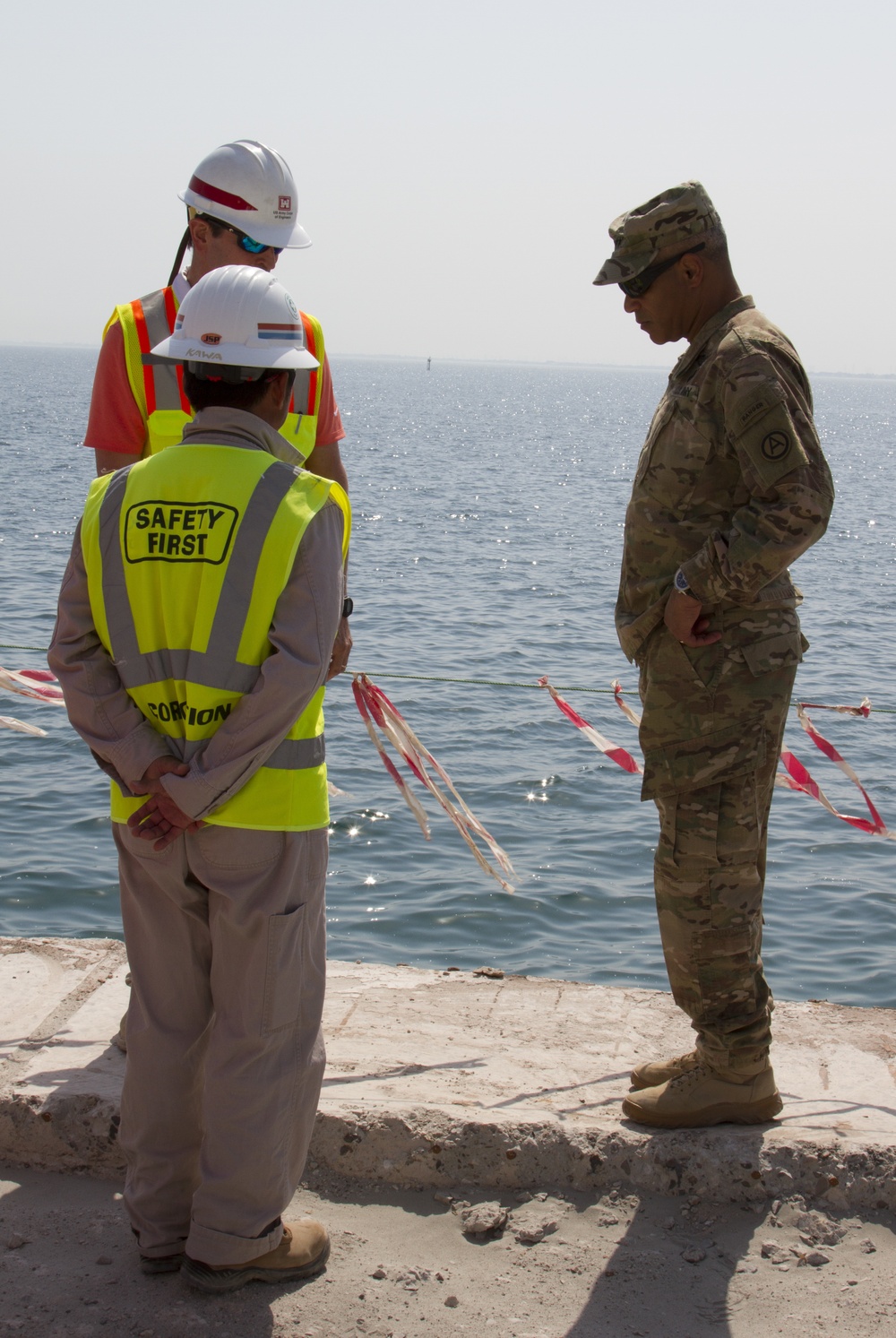 ARCENT commander meets with engineers at Kuwait Naval Base