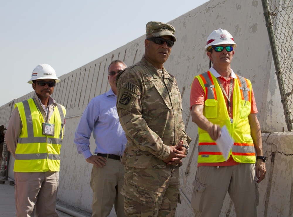 ARCENT commander meets with engineers at Kuwait Naval Base