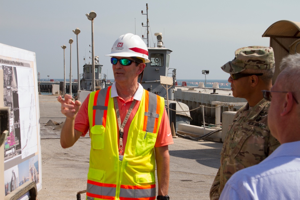 ARCENT commander meets with engineers at Kuwait Naval Base