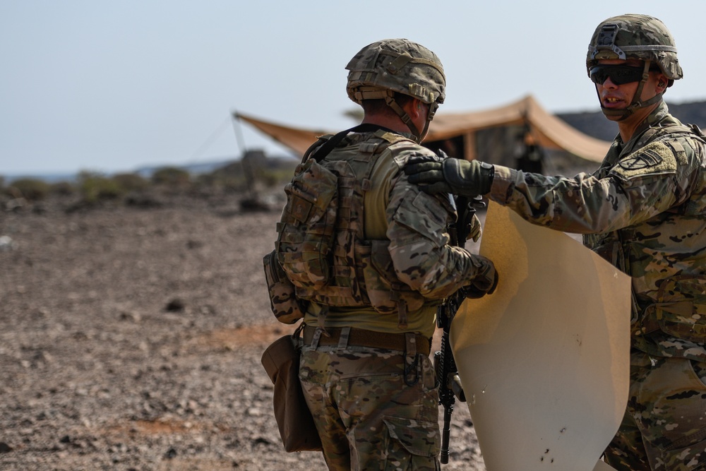 Soldiers train reflexive firing tactics