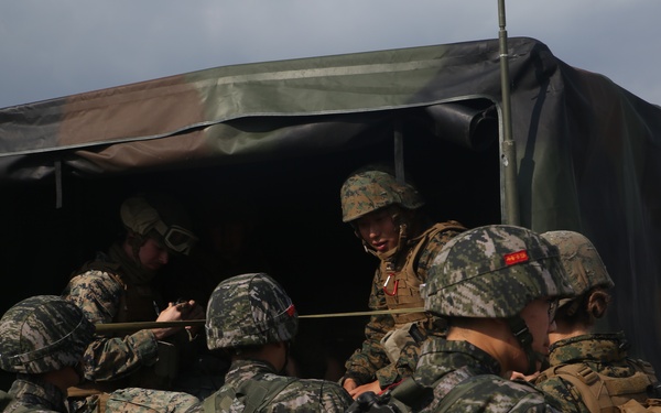 U.S. and Korean Marines conduct bilateral convoy during Mission Rehearsal Exercise