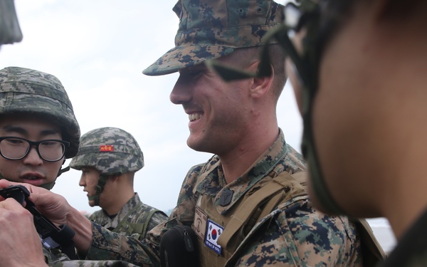 U.S. and Korean Marines conduct bilateral convoy during Mission Rehearsal Exercise