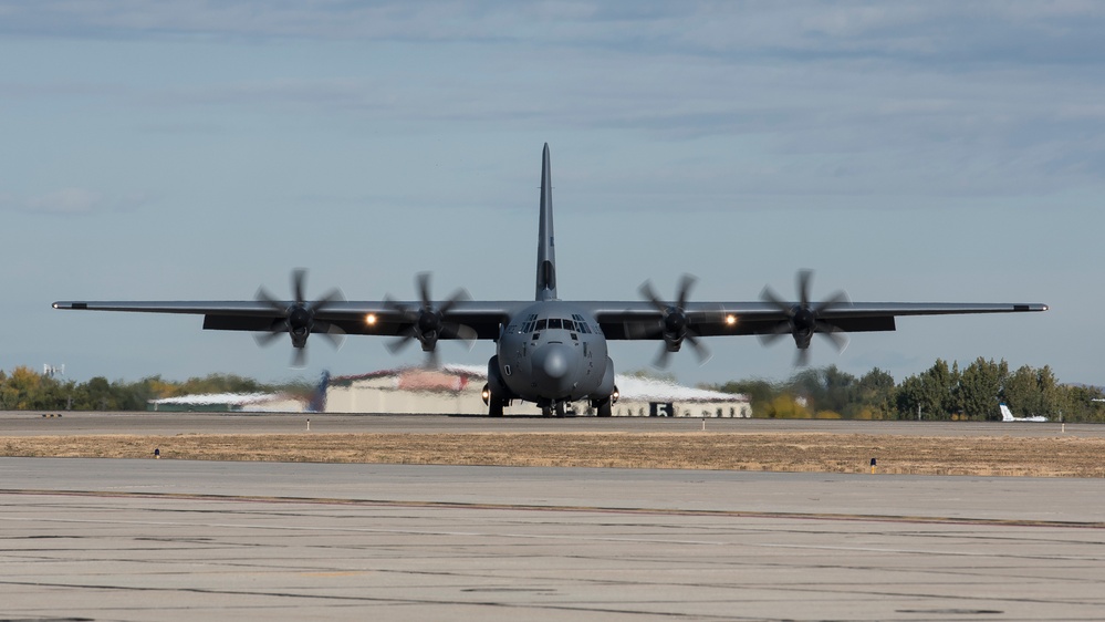 Airshow teams arrive in Boise