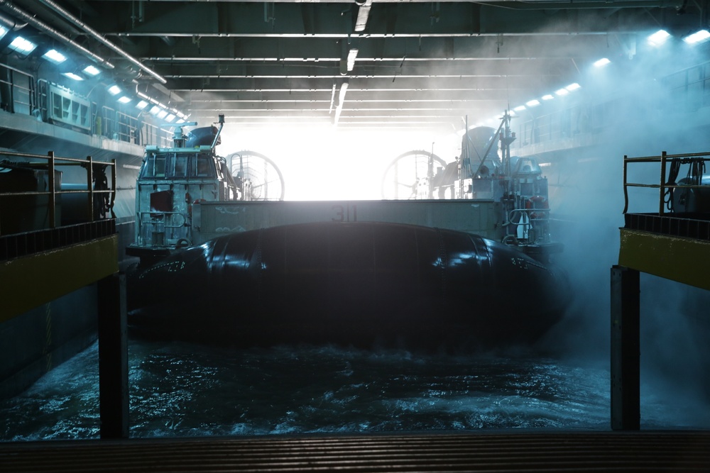 LCAC Well Deck Operations