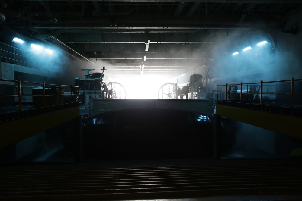 LCAC Well Deck Operations