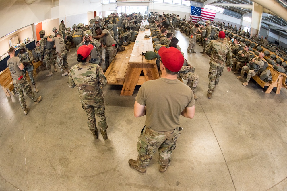 Pope, Dyess Airmen team up to provide Rapid Global Mobility to Army at Fort Bragg