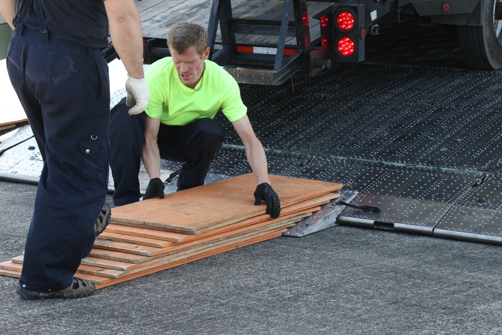 Electrical equipment arrives to Roosevelt Roads airfield to restore power