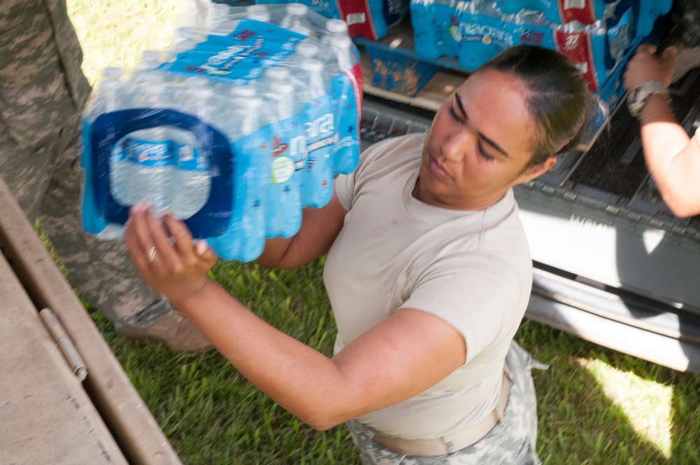 Fort Bliss Aviators Deliver Food and Water to Jayuyas