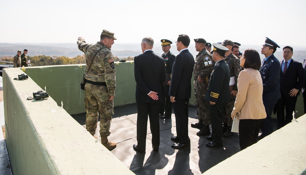 SD and South Korean MinDef visit DMZ