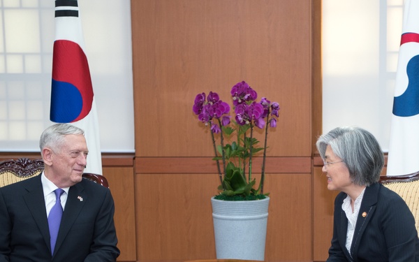 SD meets with South Korean Minister of Foreign Affairs