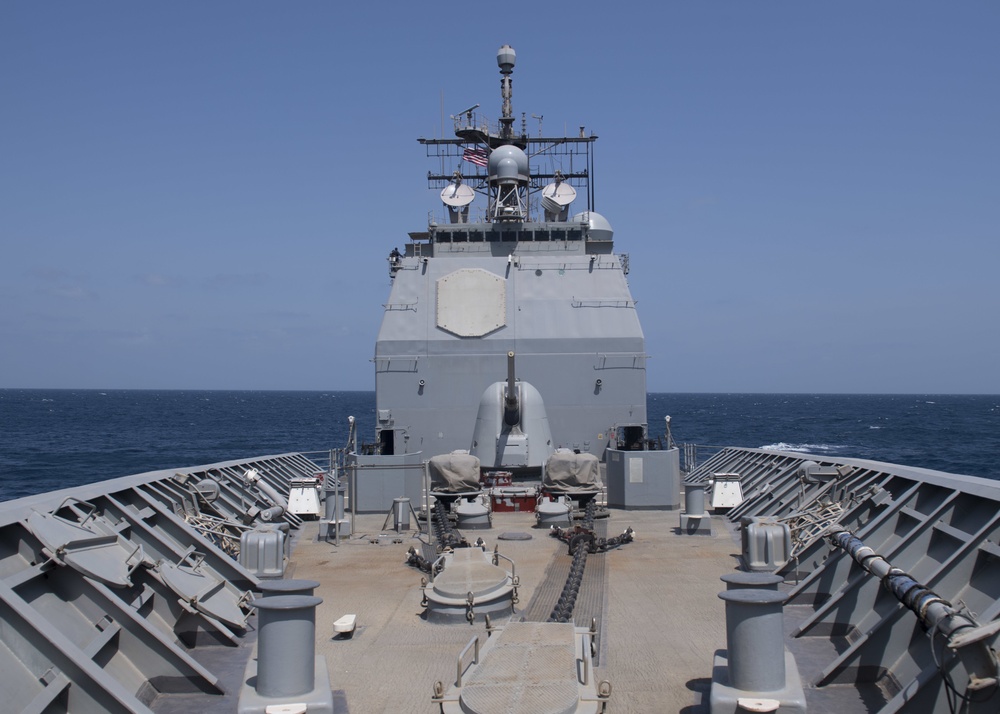 USS Lake Erie (CG 70) steams in Gulf of Aden