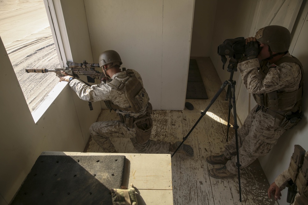 BLT 1/5 scout snipers conduct unknown distance range