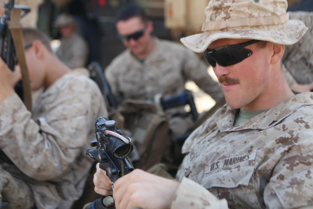 15th MEU conducts small-arms range with UAE during Iron Magic 2018