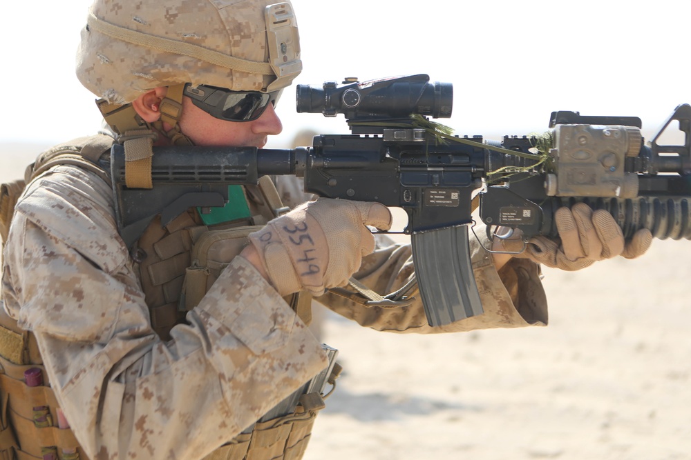 15th MEU conducts small-arms range with UAE during Iron Magic 2018
