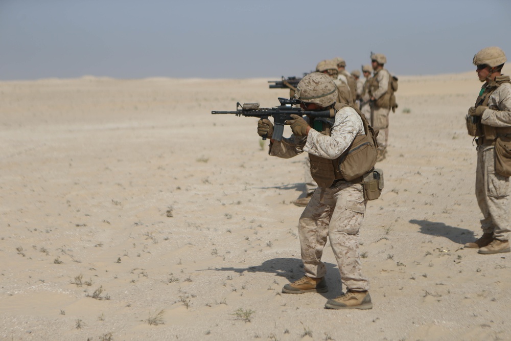 15th MEU conducts small-arms range with UAE during Iron Magic 2018