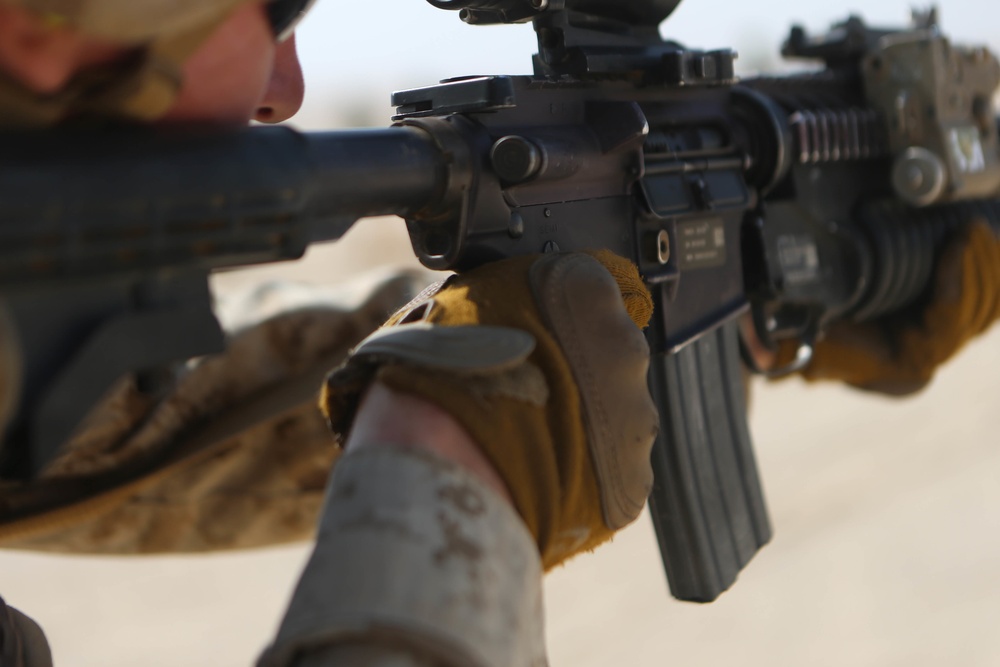 15th MEU conducts small-arms range with UAE during Iron Magic 2018