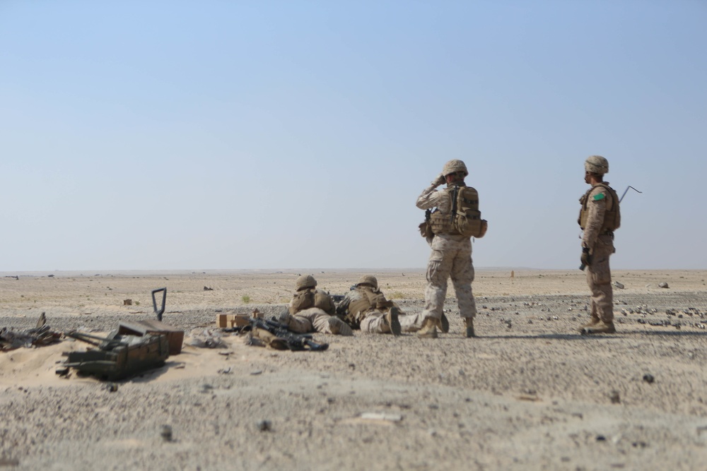 15th MEU conducts small-arms range with UAE during Iron Magic 2018