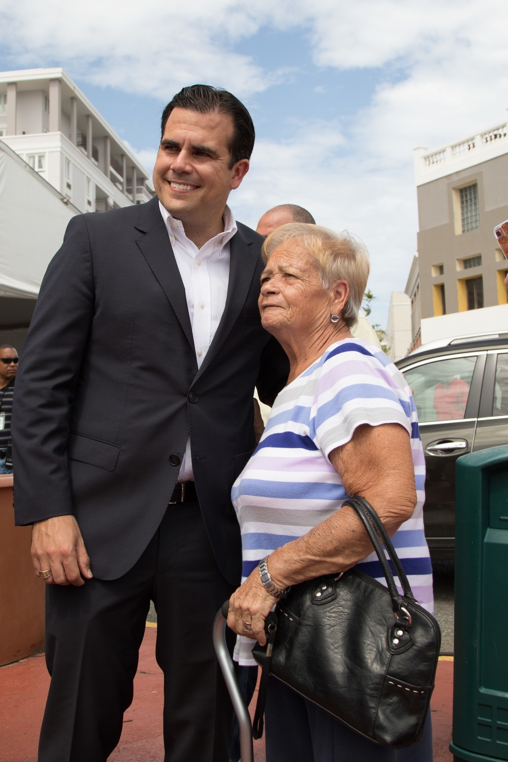 Governor of Puerto Rico Visits USNS Comfort