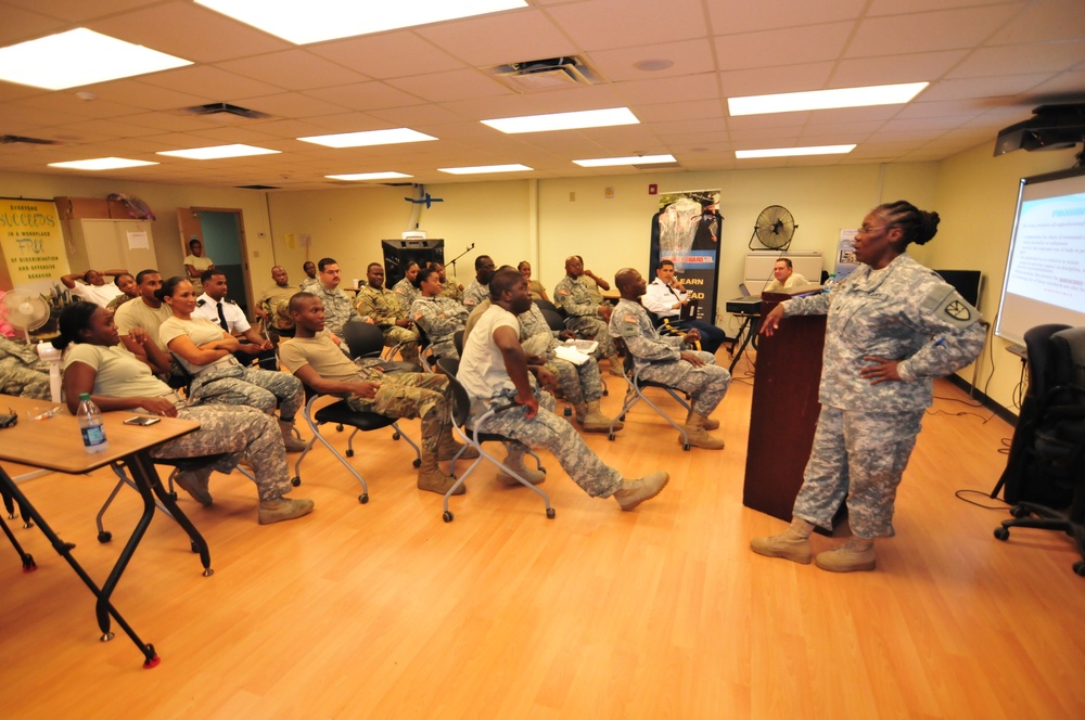 Servicemembers conduct legal training