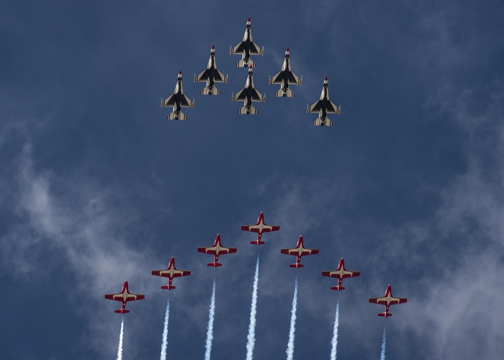Thunderbirds and Snowbirds practice for Gowen Thunder