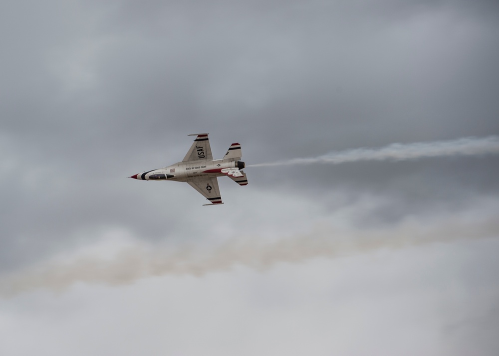 Thunderbirds perform at Gowen Thunder