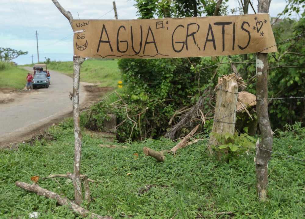 US Army provides clean drinking water after Maria