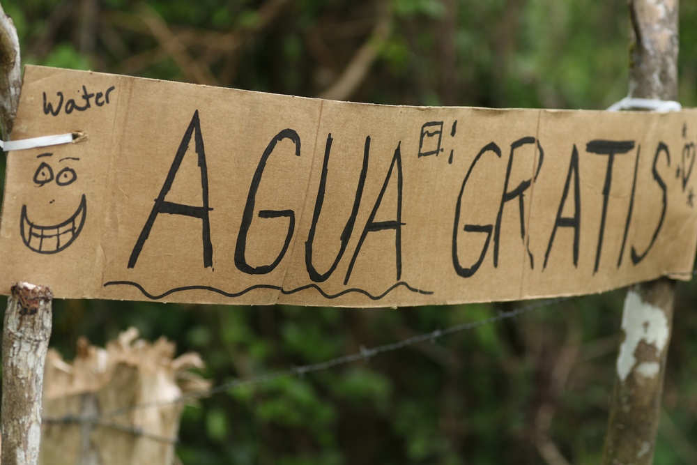 US Army provides clean drinking water after Maria