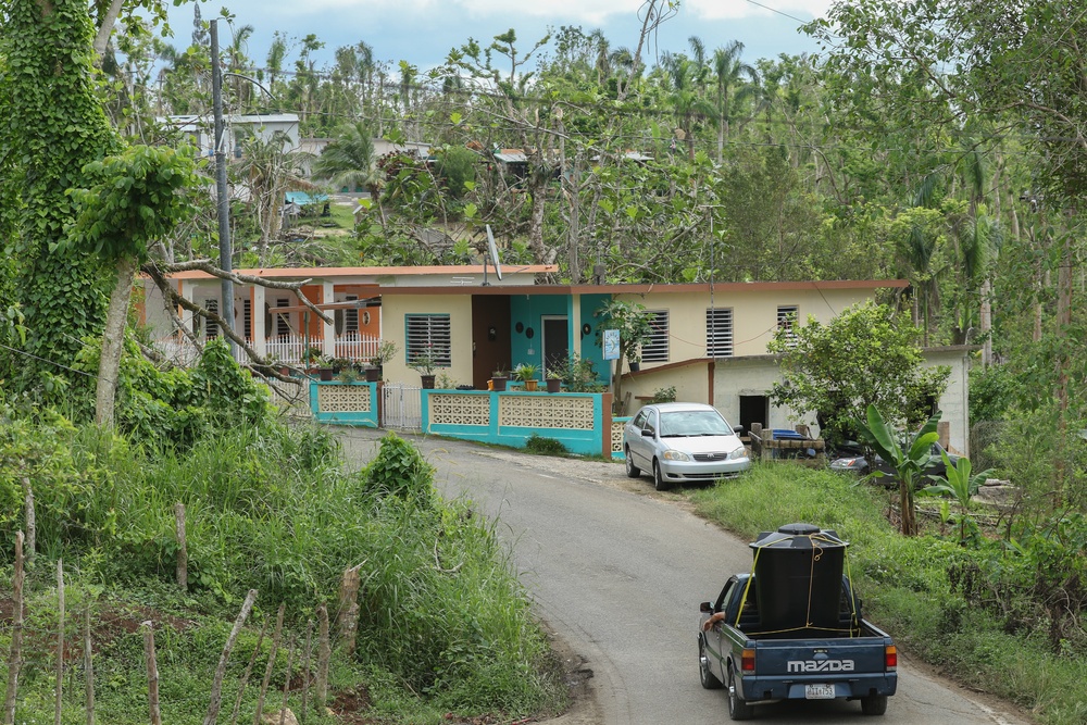 US Army provides clean drinking water after Maria