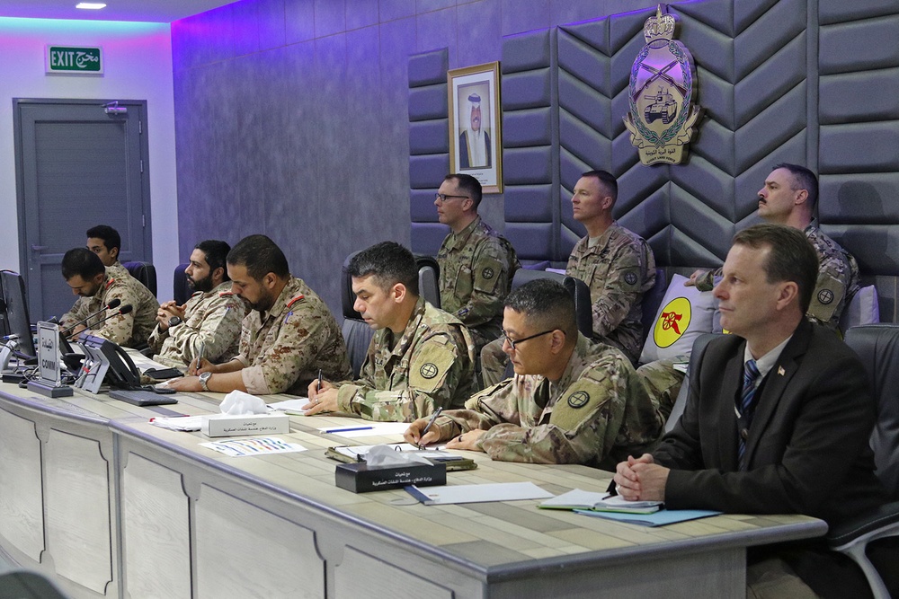 KLF and 35th Inf. Div. Soldiers conduct after action review