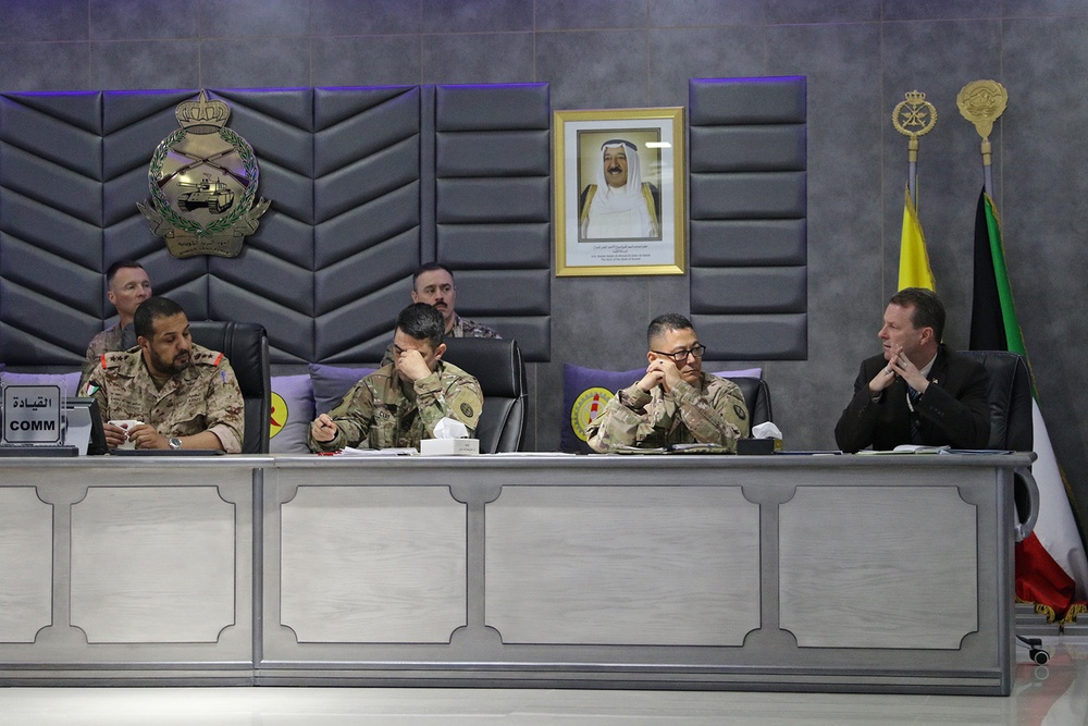 KLF and 35th Inf. Div. Soldiers conduct after action review