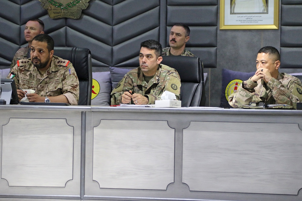 KLF and 35th Inf. Div. Soldiers conduct after action review