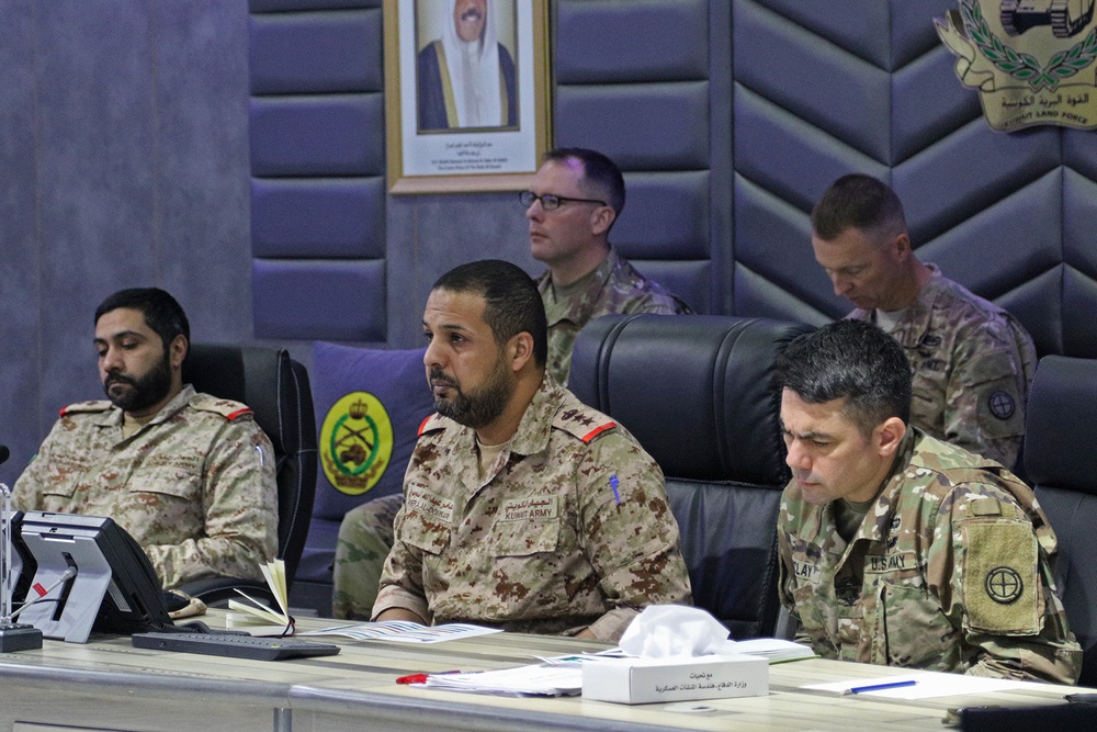 KLF and 35th Inf. Div. Soldiers conduct after action review