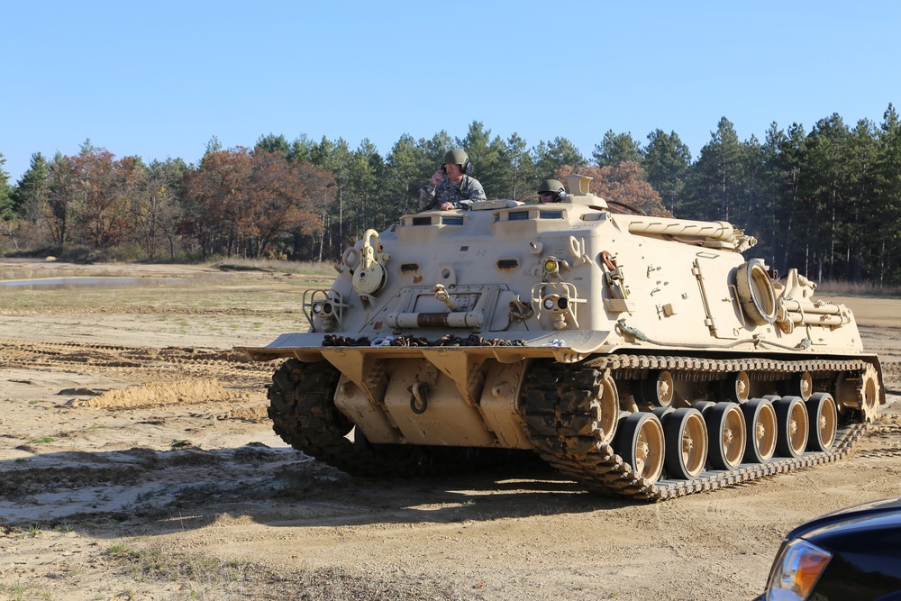 Fort McCoy’s RTS-Maintenance holds first Tracked Vehicle Recovery Course