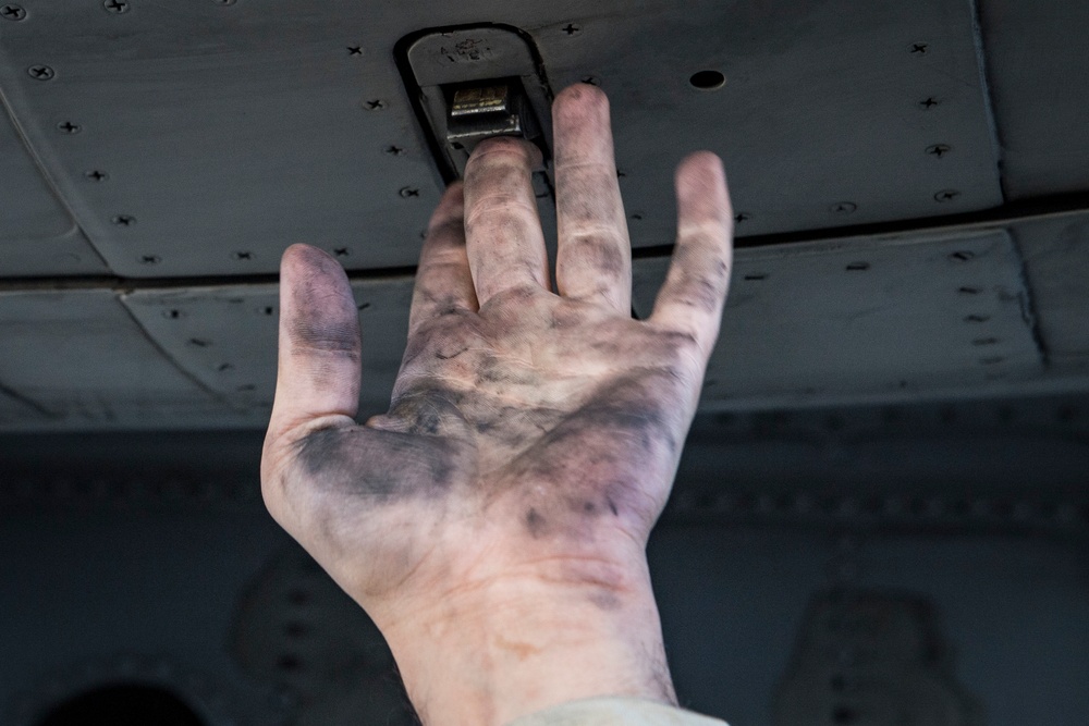 Airmen depart for Combat Hammer