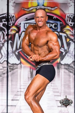 Phoenix North recruiter aims for pro bodybuilder status