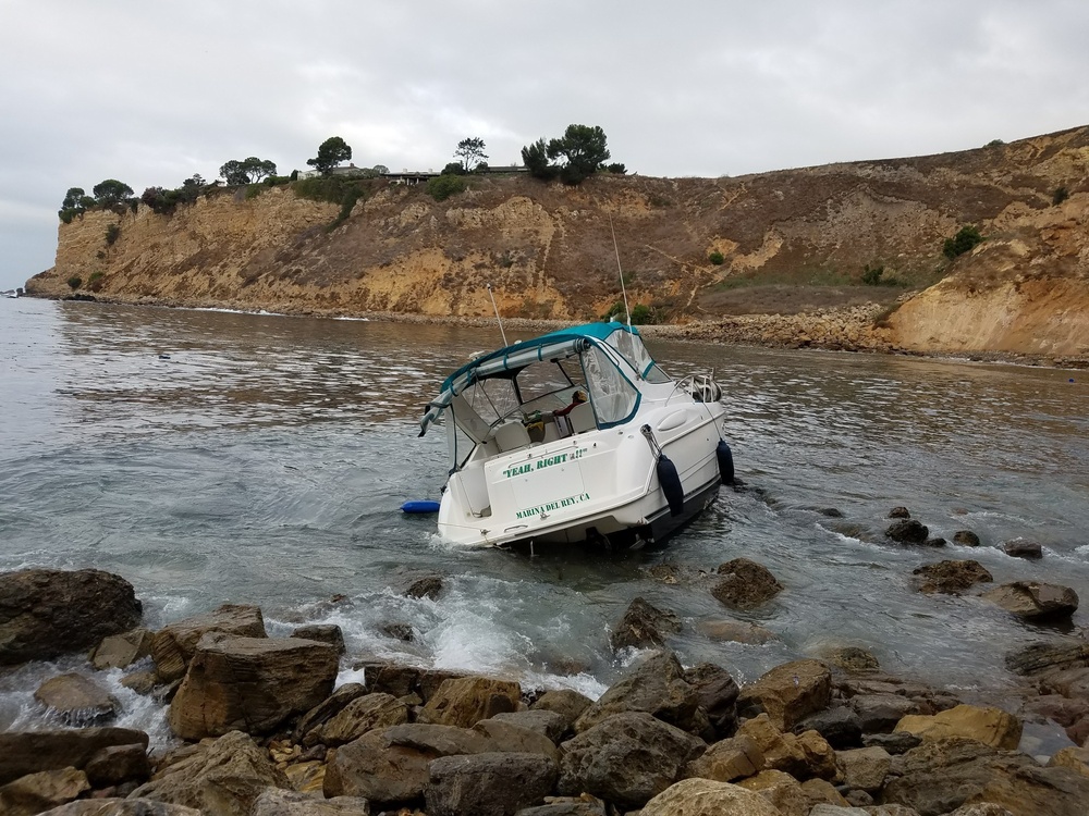 Coast Guard responds to grounded vessel near Palos Verdes